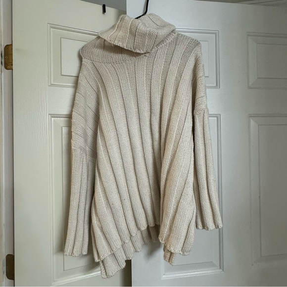 Zara Tops - Zara turtleneck